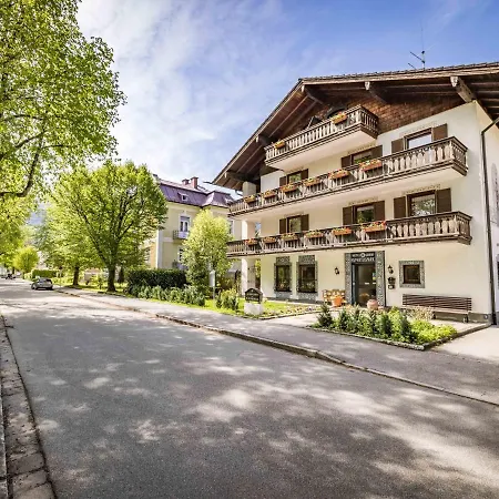 Am Rupertuspark 3*