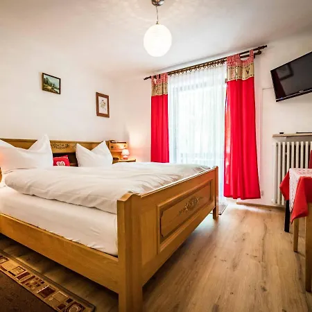 Am Rupertuspark 3*