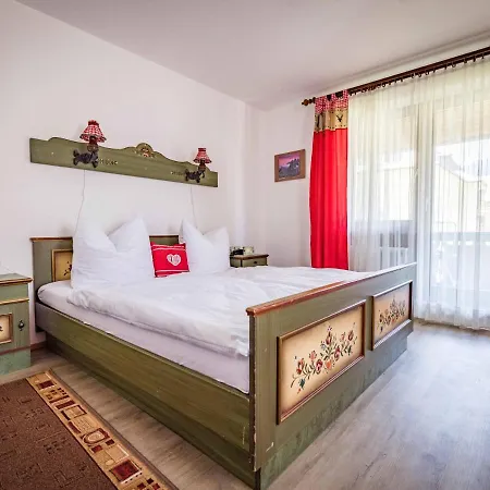 Am Rupertuspark 3*