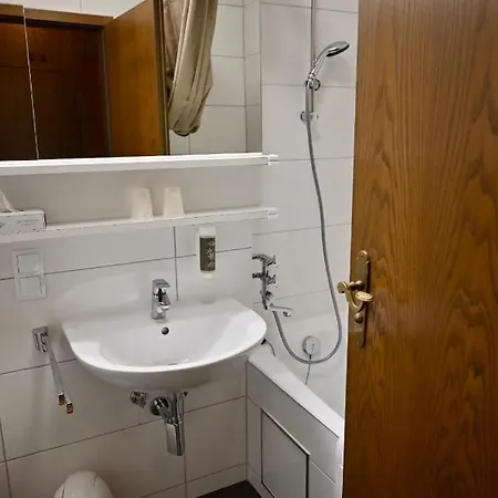 Am Rupertuspark 3*